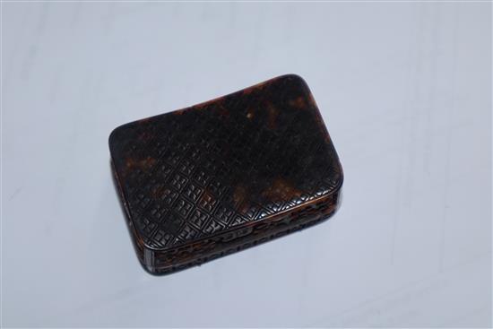 A Cantonese carved tortoiseshell snuff box